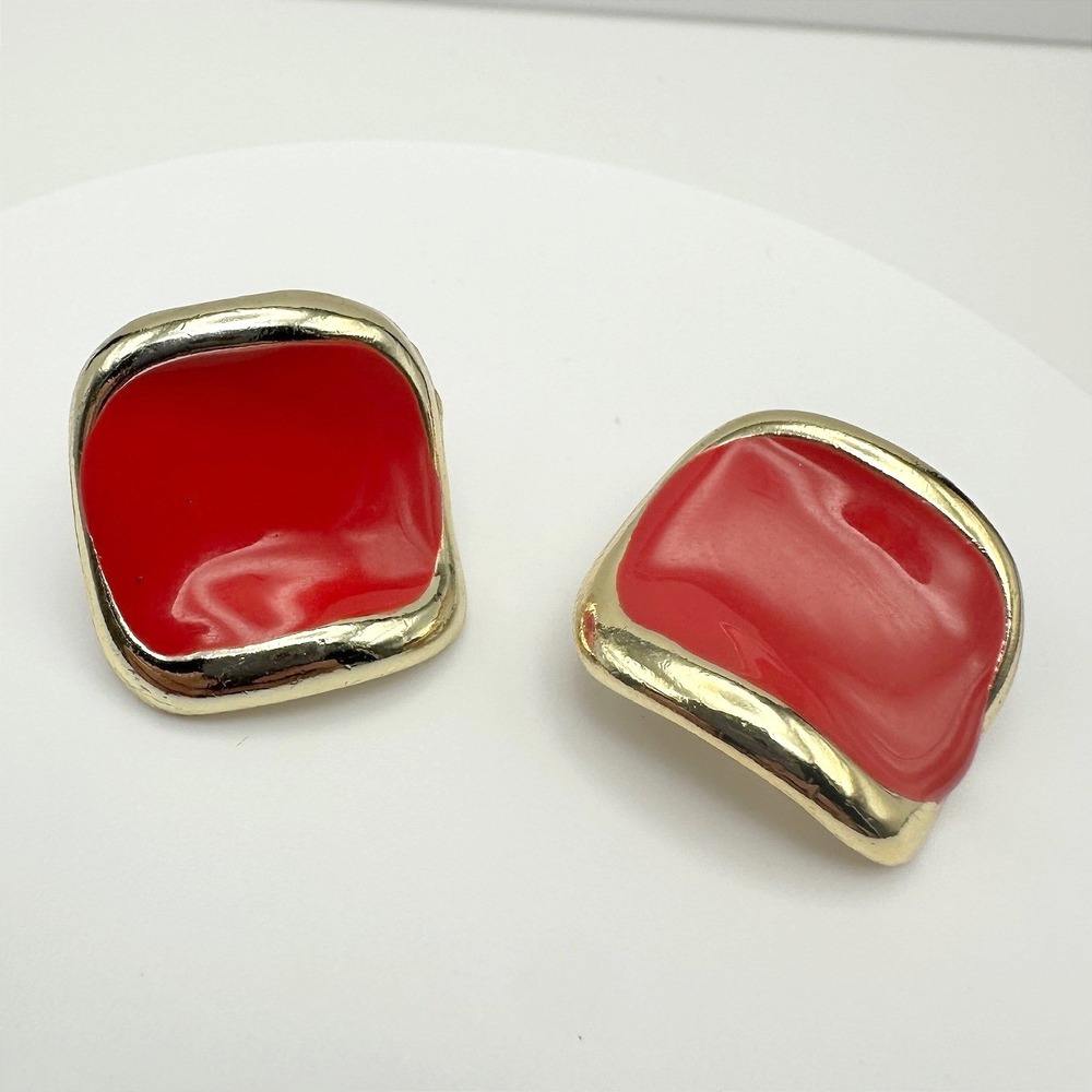Vintage 80s Red Enamel Clip-On Earrings Gold Tone‎ Curved Statement Jewelry Boho